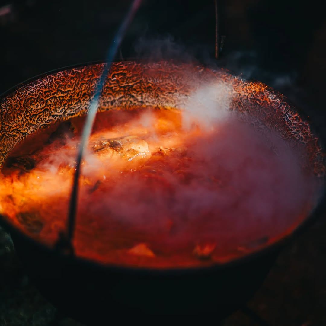 What's cookin'
.
Sony α7R III + Canon FD 85mm f/1.2 S.S.C. Aspherical
85mm - 1/2000s - f/1.2 - ISO 100
.
#Croatia #bealpha #alpha7r3 #a7r3 #sonyhrvatska #canon #canonhrvatska #canonfd #canonfd85mm #vintagelens #fd85mm #fd85mmf1_2 #fd85mmf1_2aspherical #canonfd85mmf12 #canonvintage #canonvintagelens #istokuobjektivu #fish #food #fishstew #ribljipaprikas #halászlé #Lug #Lasko #VisitBaranja #paprikafest